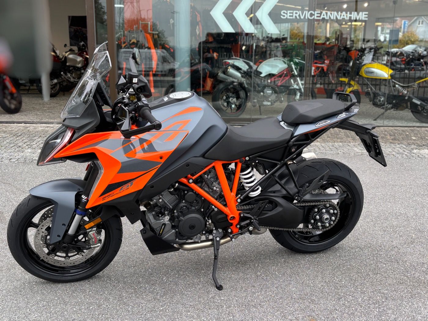 Fahrzeugabbildung KTM 1290 Super Duke GT 0% Finanzierung, 4 J. Garanti