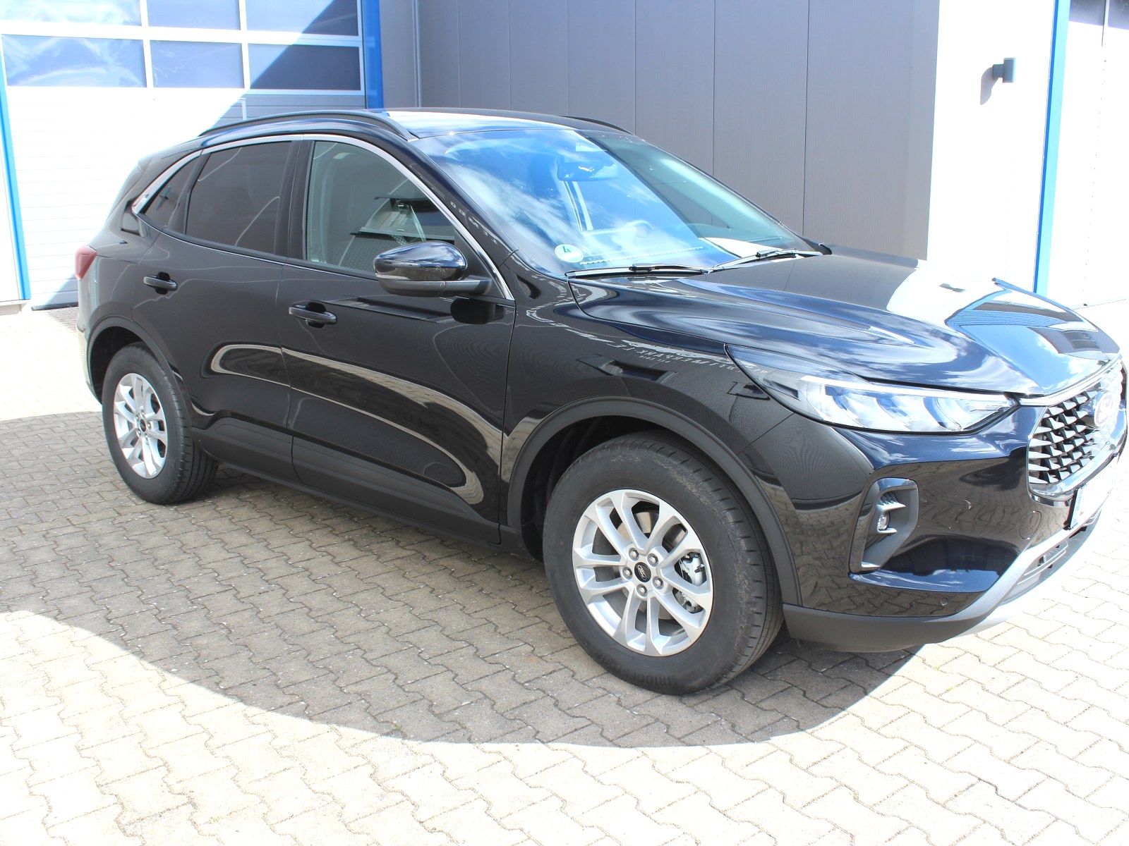 Fahrzeugabbildung Ford Kuga Hybrid Titanium