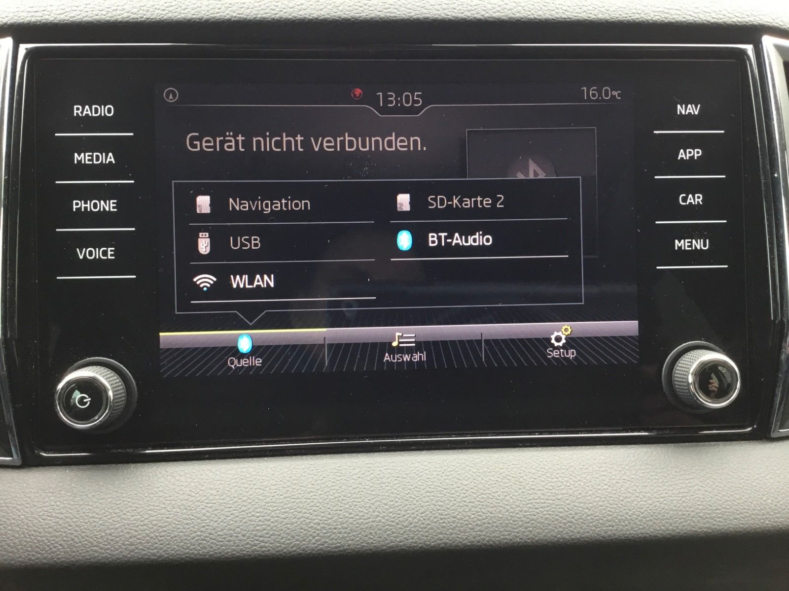 Fahrzeugabbildung SKODA Karoq 2.0 TDI Style 4x4+LED+AHK+18"+Navi