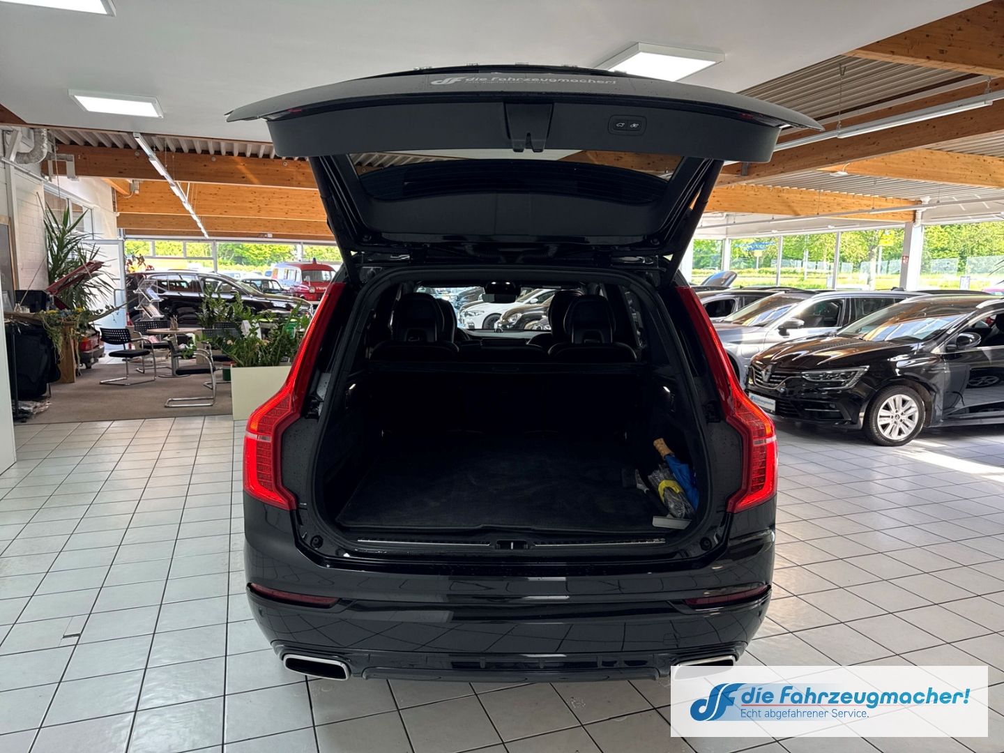 Fahrzeugabbildung Volvo XC90 R Design AWD T6 E6 HUD StandHZG Navi Leder