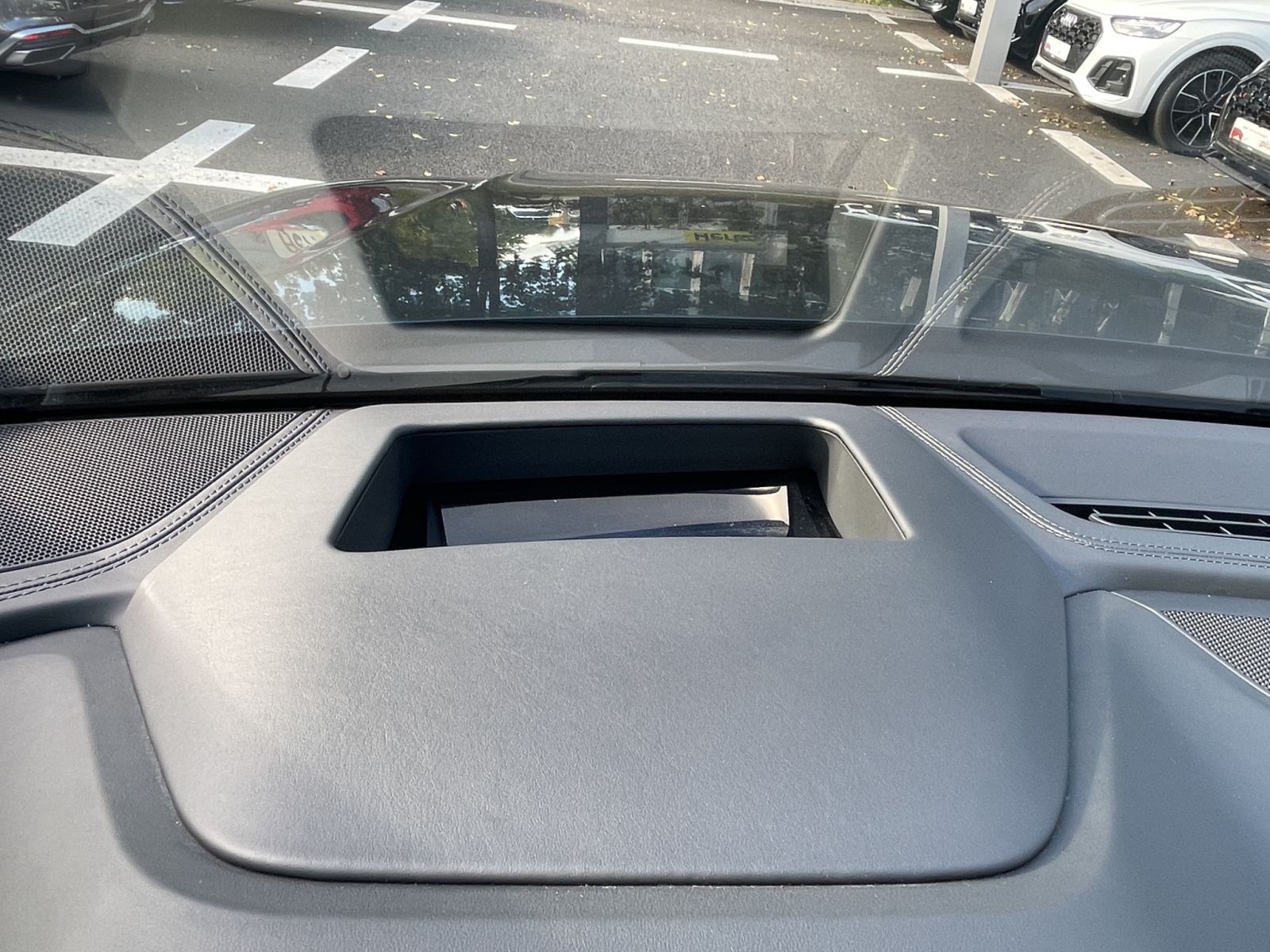 Audi RSQ8 - Bild 25