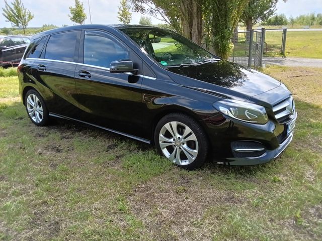 MERCEDES-BENZ B 180