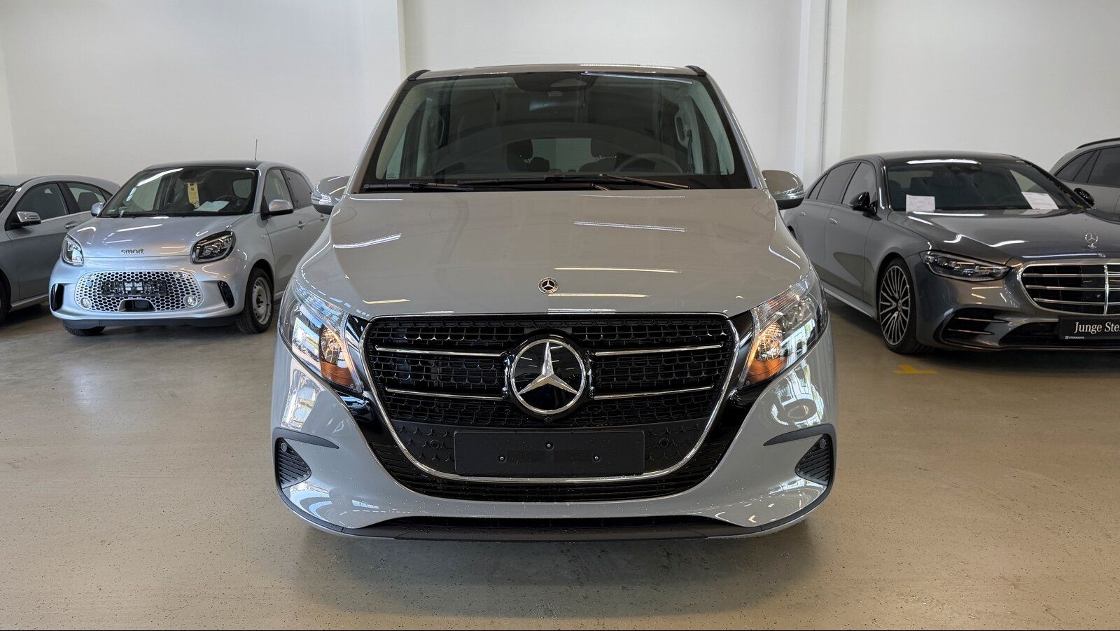 Mercedes-Benz V220d lang MBUX+SMARTP+DISTR+SITZHZG+KLIMA+KAMER imagem 3