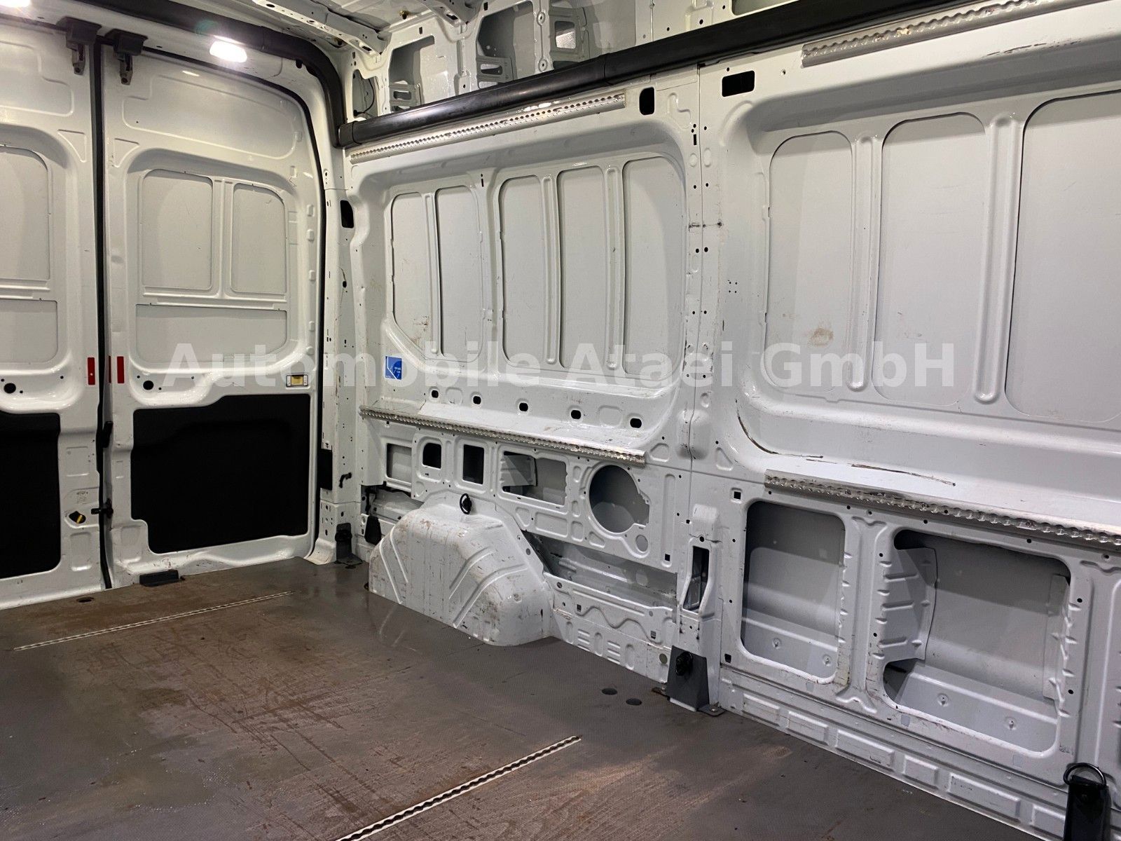 Fahrzeugabbildung Ford Transit 350 L3 *Glastransporter* 1.HAND (1657)