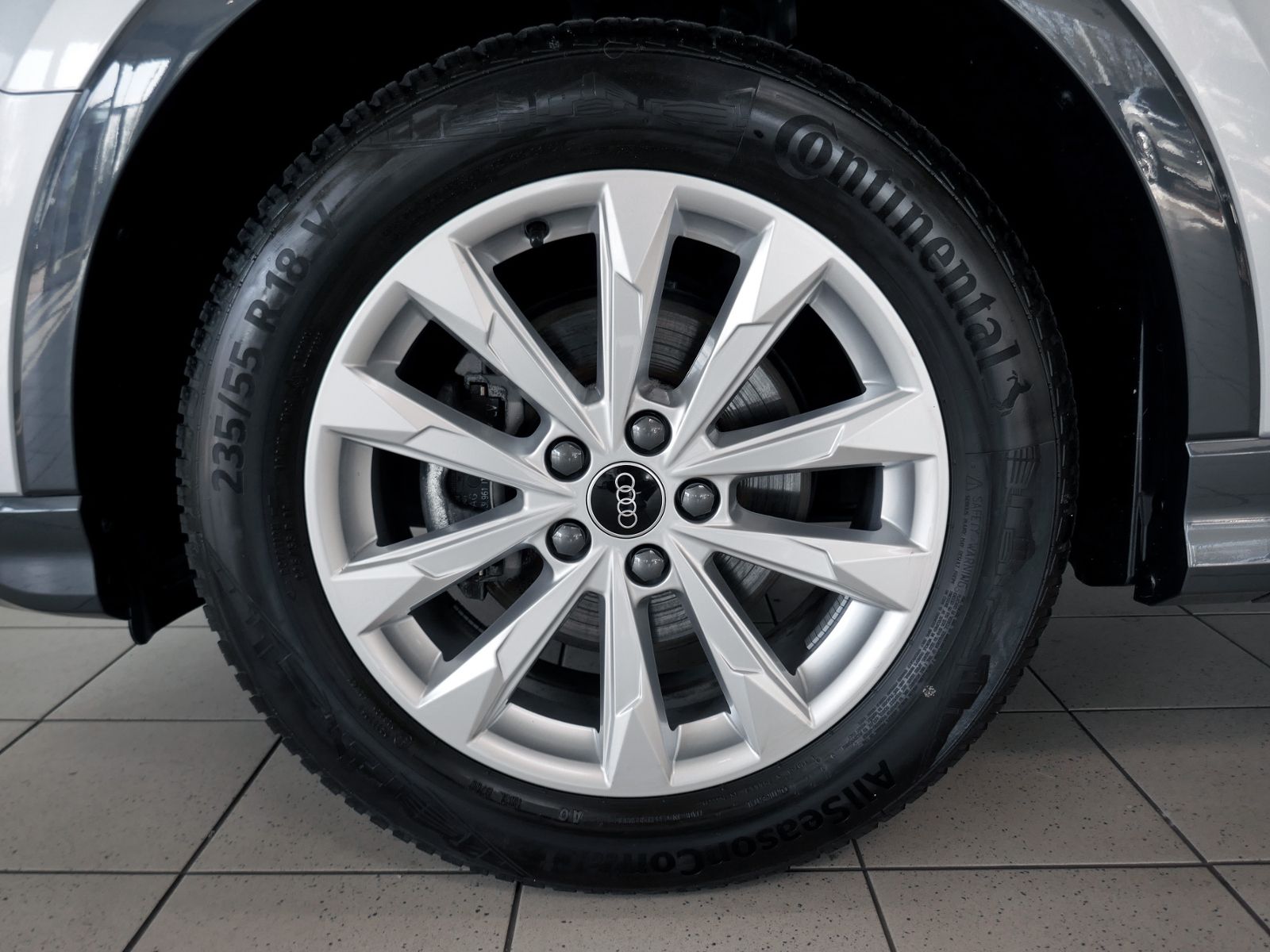 Fahrzeugabbildung Audi Q3 35 Advanced 2.0 TDI S-tronic | LED AHK RFK