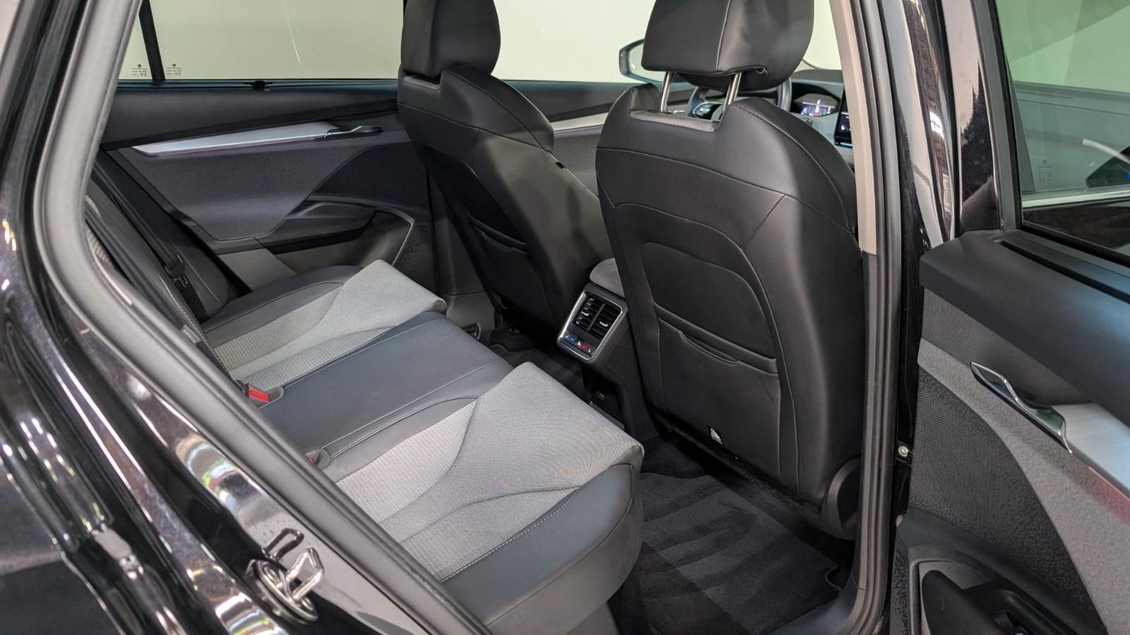 Skoda Enyaq 80 Loft ACC*SIDE*AHK*HUD*MEMO*KAM*W-PUMPE