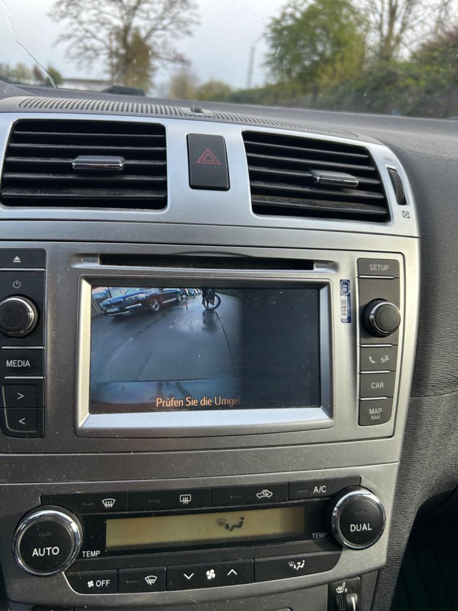 Toyota Avensis 2015 — photo 18