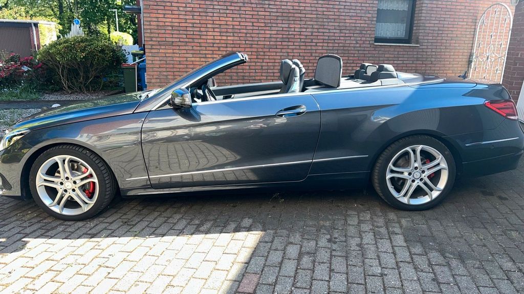 Image of Mercedes-Benz E 220