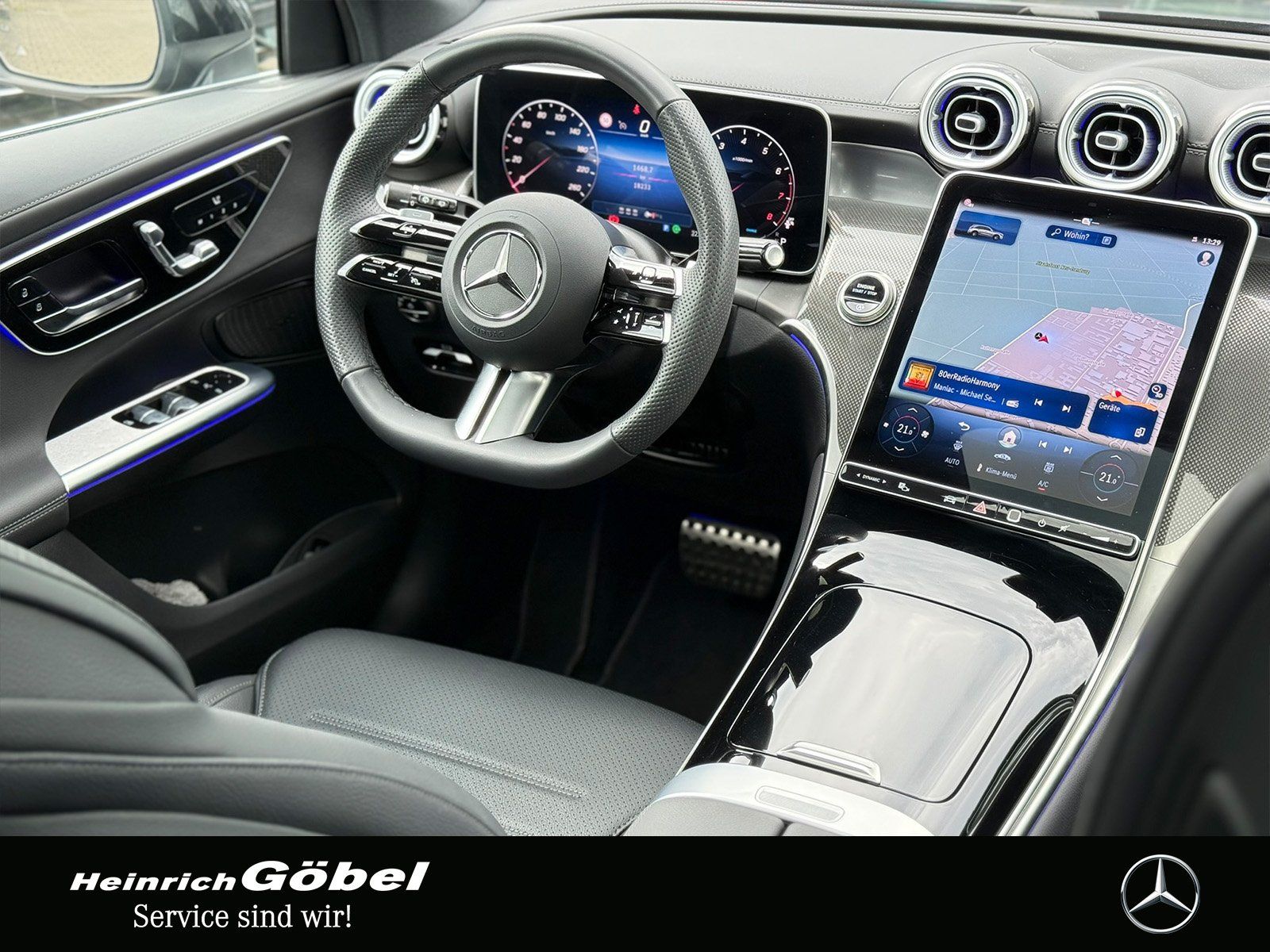Fahrzeugabbildung Mercedes-Benz GLC 200 AMG*PANORAMA*AHK*MEMORY*19"AMG*LED*