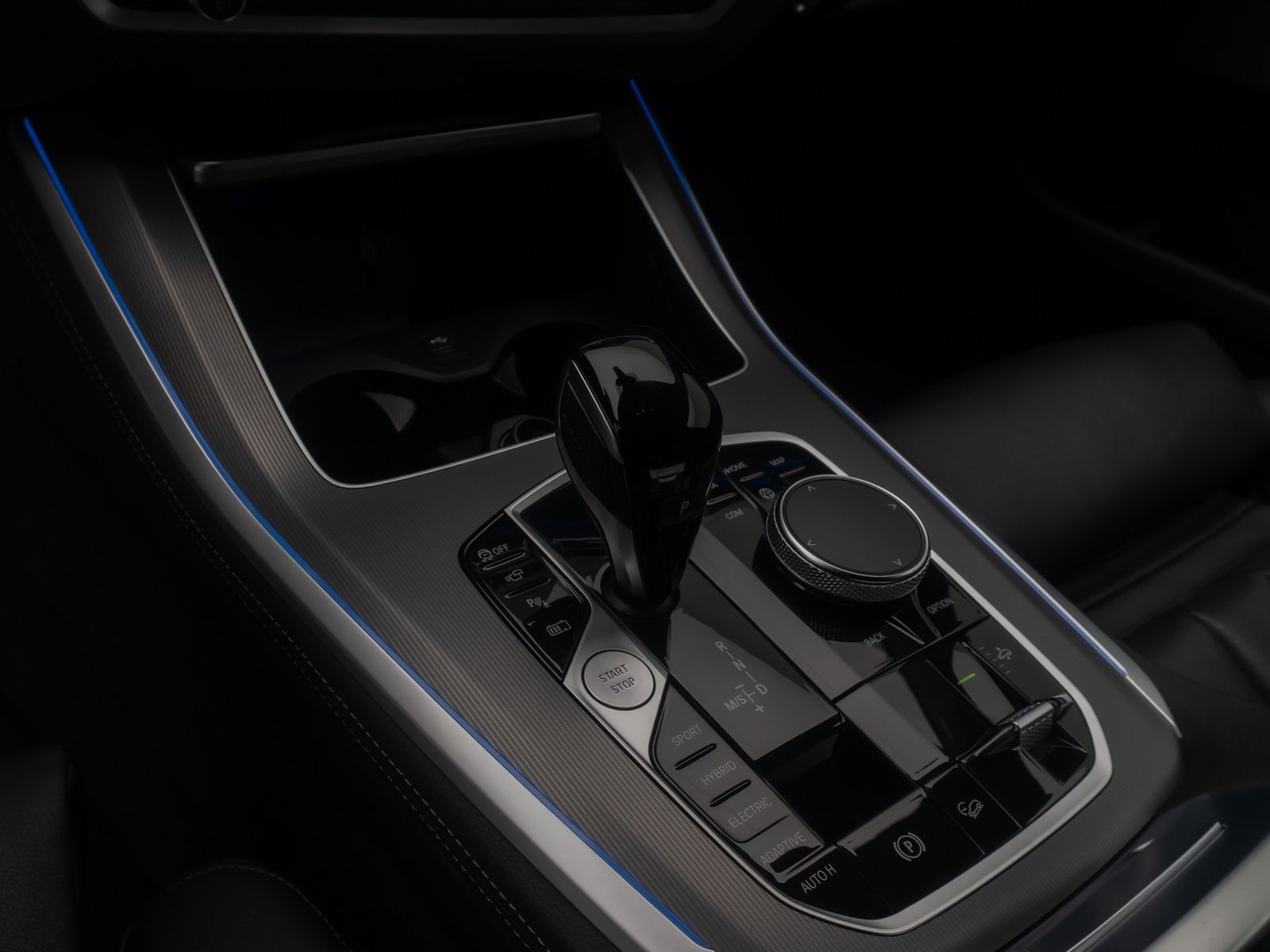 Fahrzeugabbildung BMW X5 xD45e M Sport HUD AHK DAB 360° Laser 22Zoll