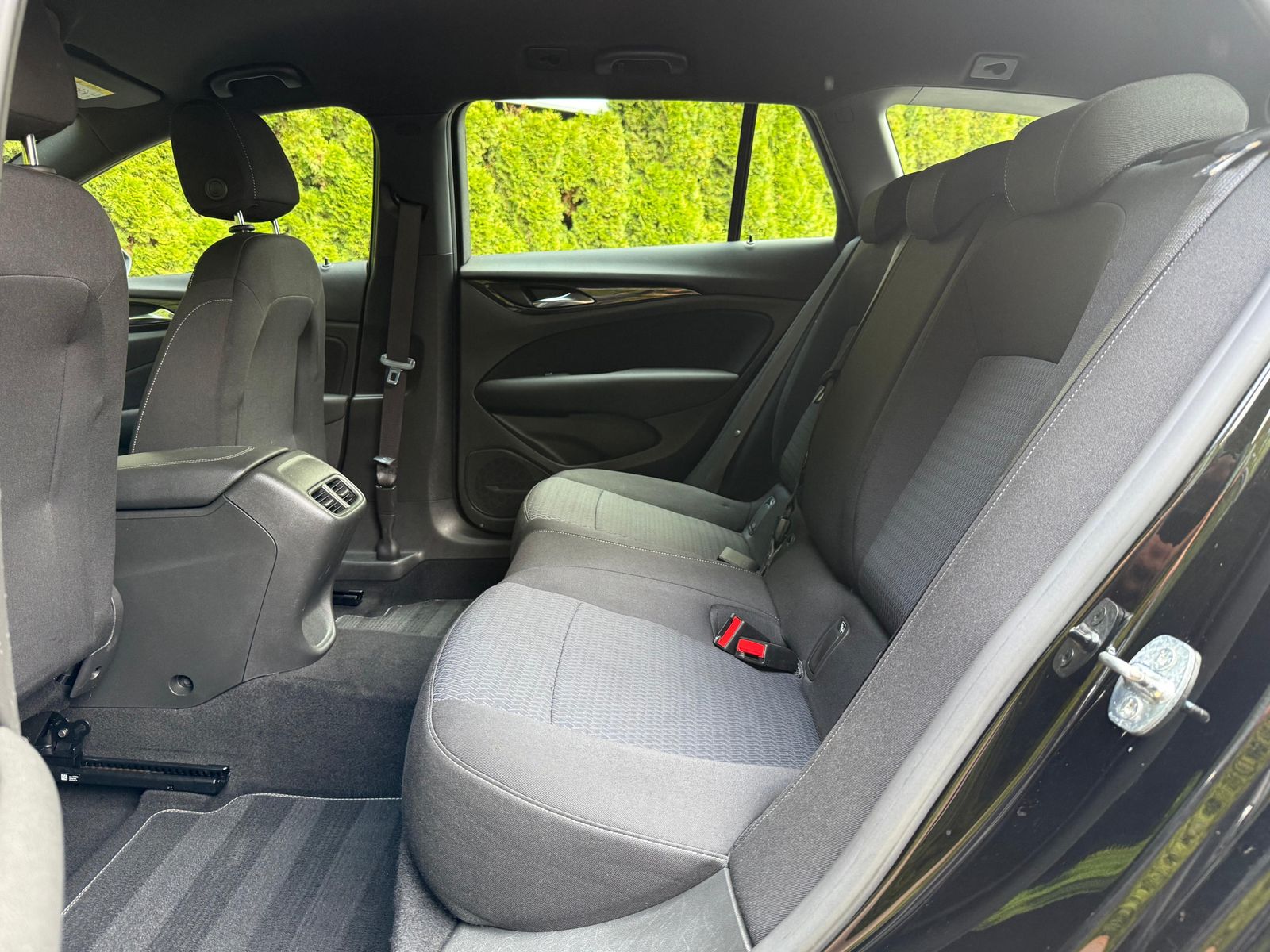 Fahrzeugabbildung Opel Insignia 2.0CDTI Aut. Elegance ILUX+NAV+KAM+CARP