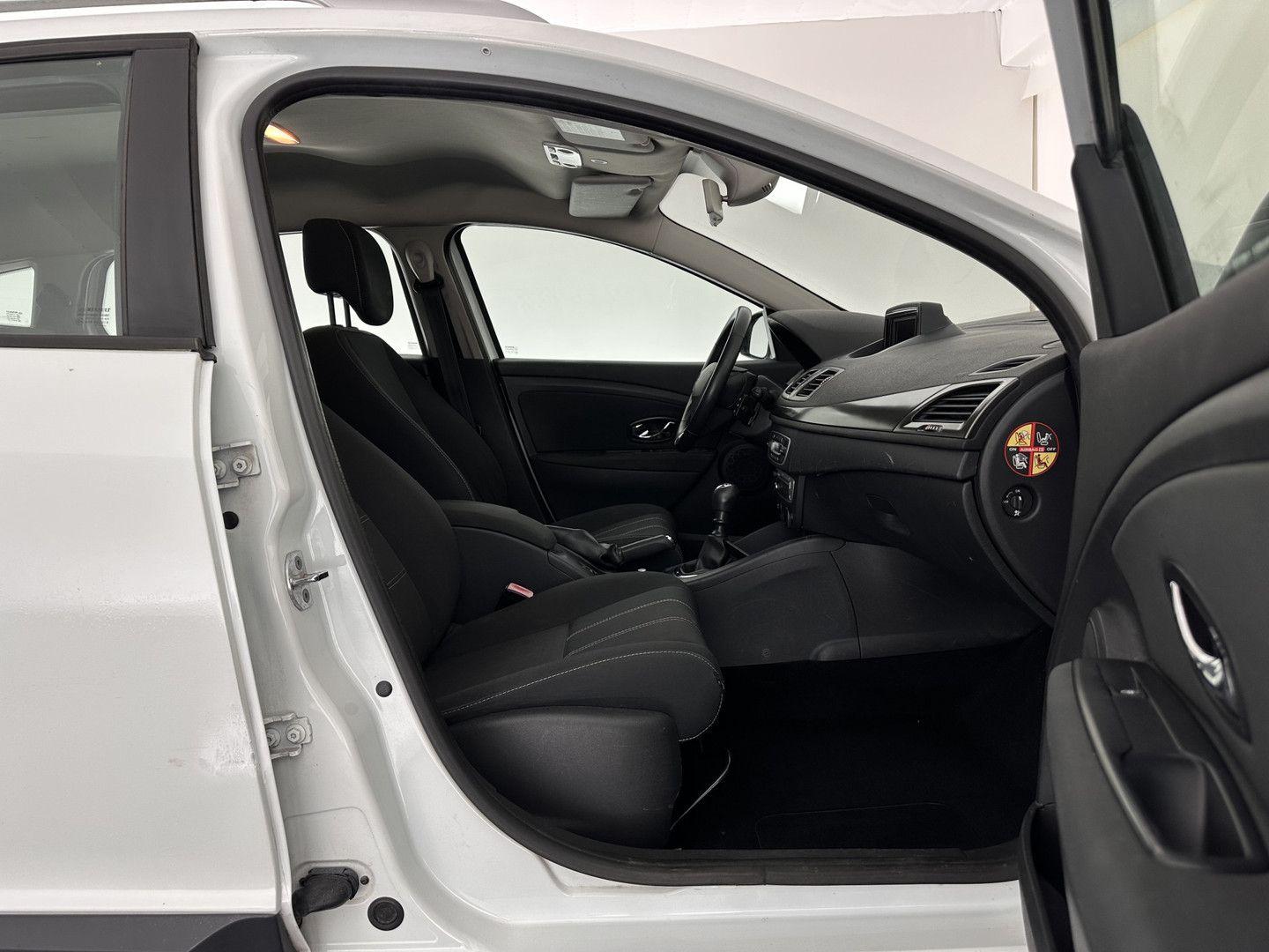 Renault Megane 2013 — photo 12
