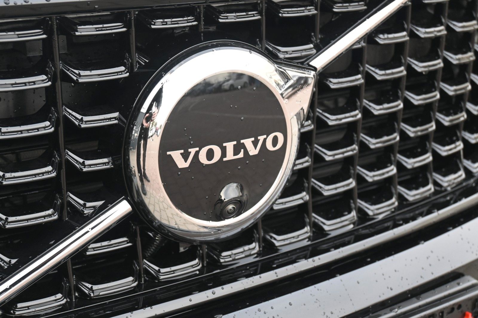 Fahrzeugabbildung Volvo XC40 B4 Dark*FSHZG*360°*PANO*ACC*AHK*PIXEL