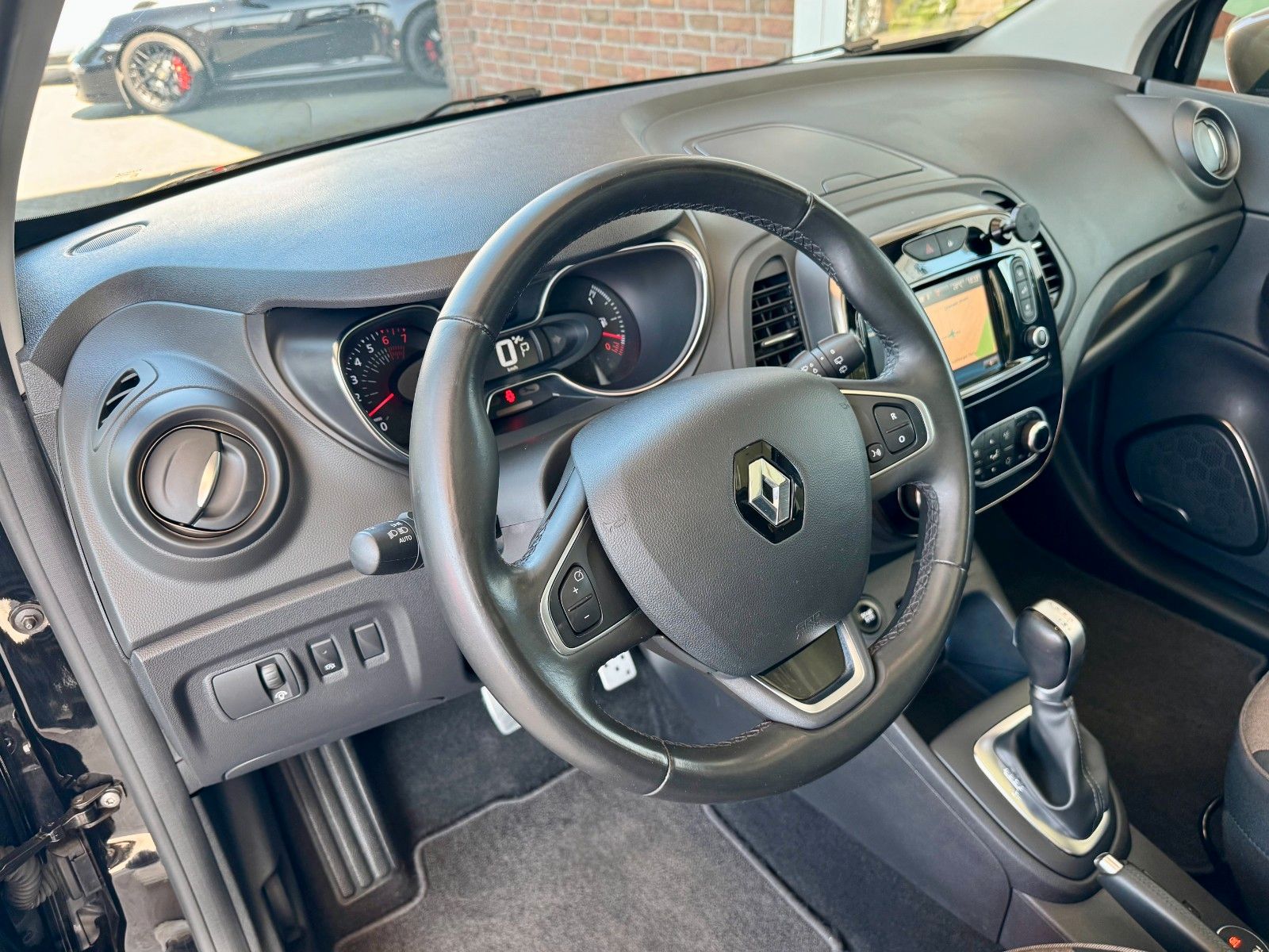 Fahrzeugabbildung Renault Captur Crossborder Navi/Kamera/Panorama/Leder