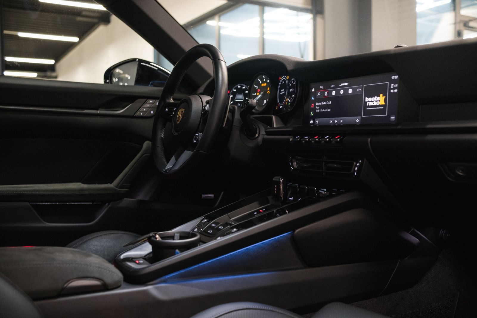 Fahrzeugabbildung Porsche 992/911 Carrera 4 GTS-Lift-BOSE-PDK-Inno Drive