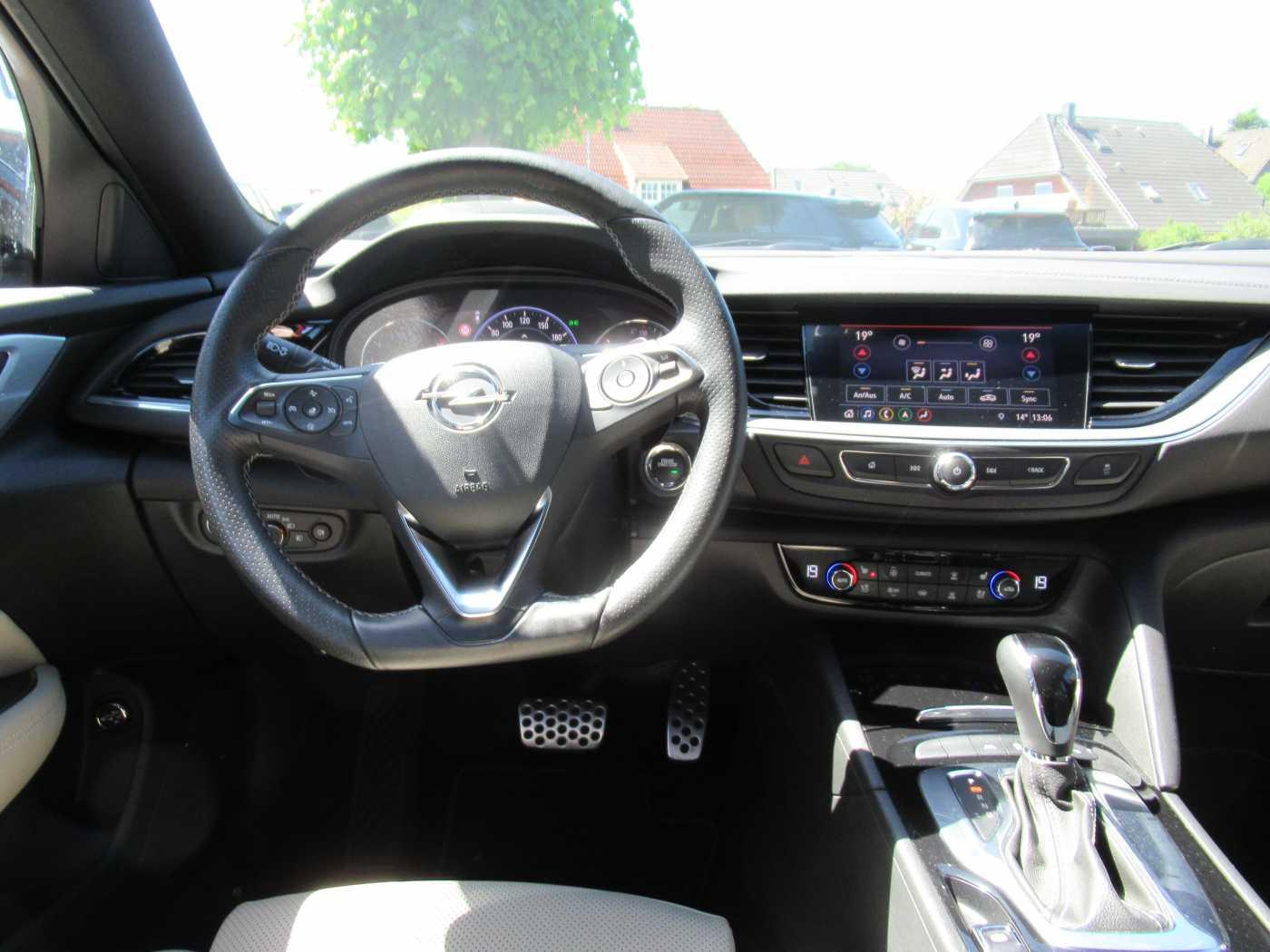 Opel Insignia Sports Tourer 2.0 Ultimate