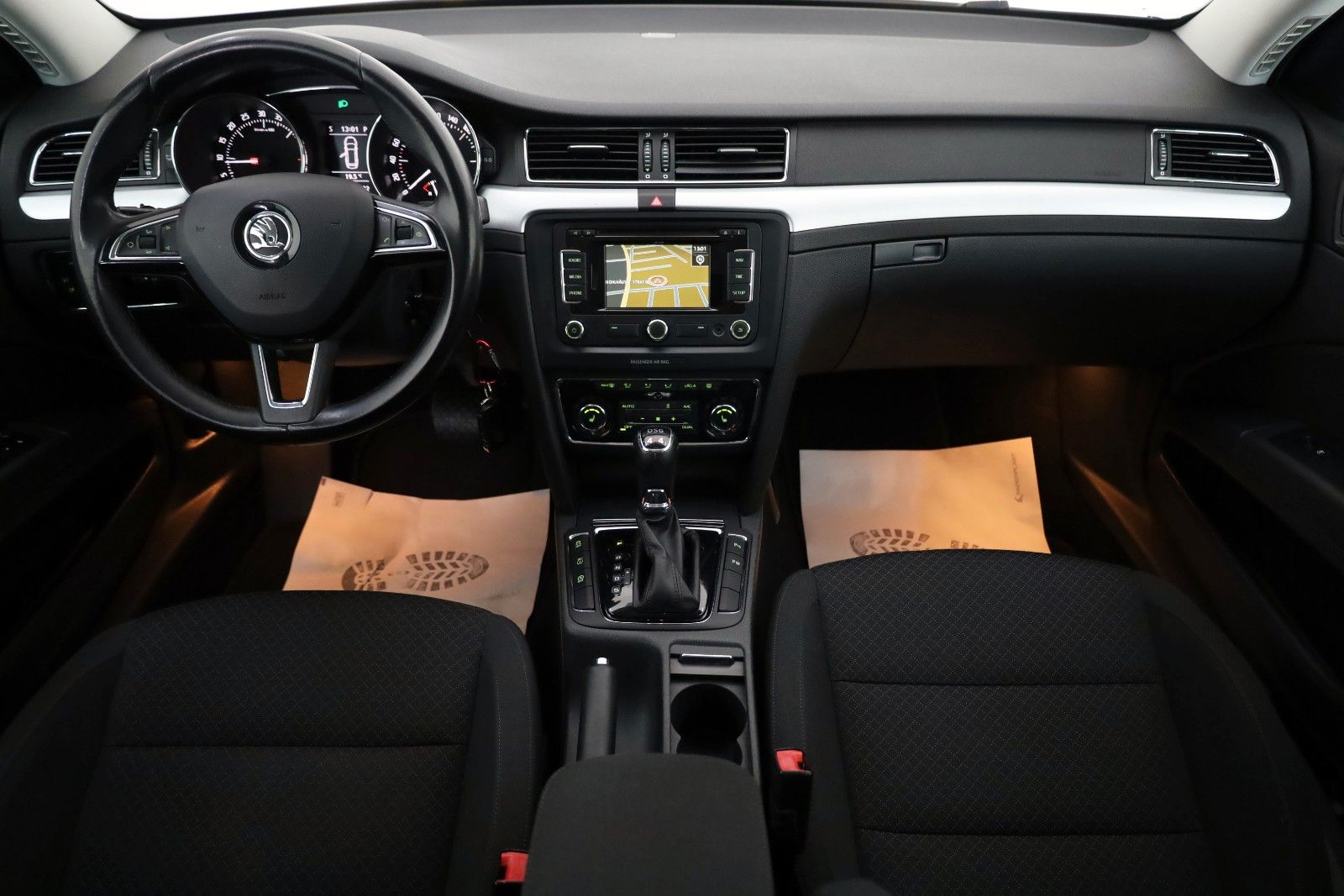 Fahrzeugabbildung SKODA Superb Combi Exclusive 4x4 Navi,Xenon,SH,PDC,+WR