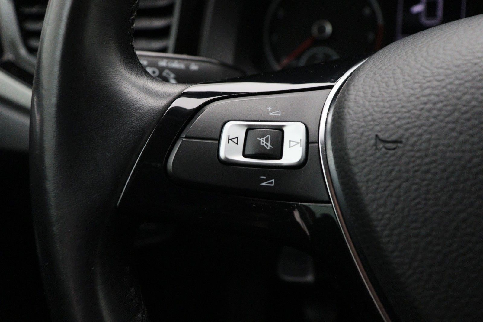 Fahrzeugabbildung Volkswagen Polo VI 1.0 Comfortline