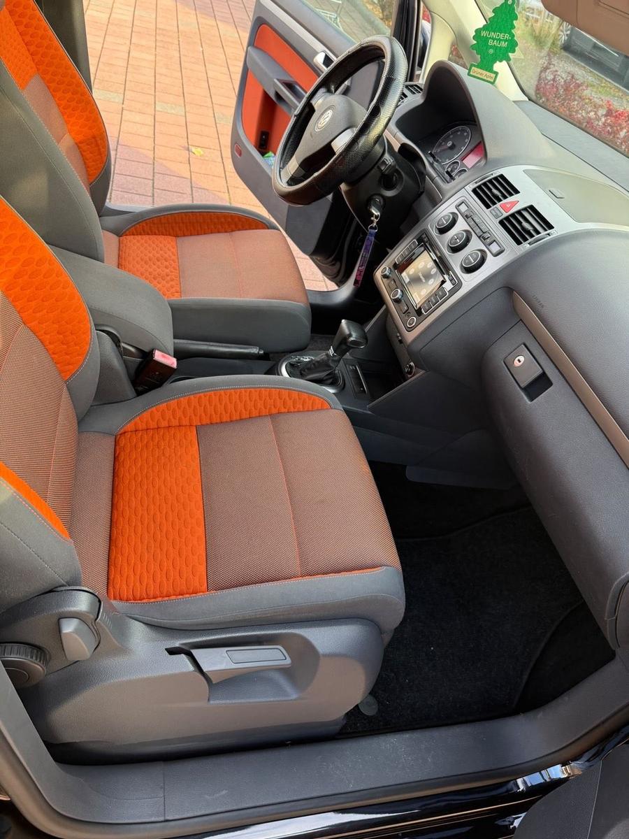 Volkswagen Touran 2010 — photo 10