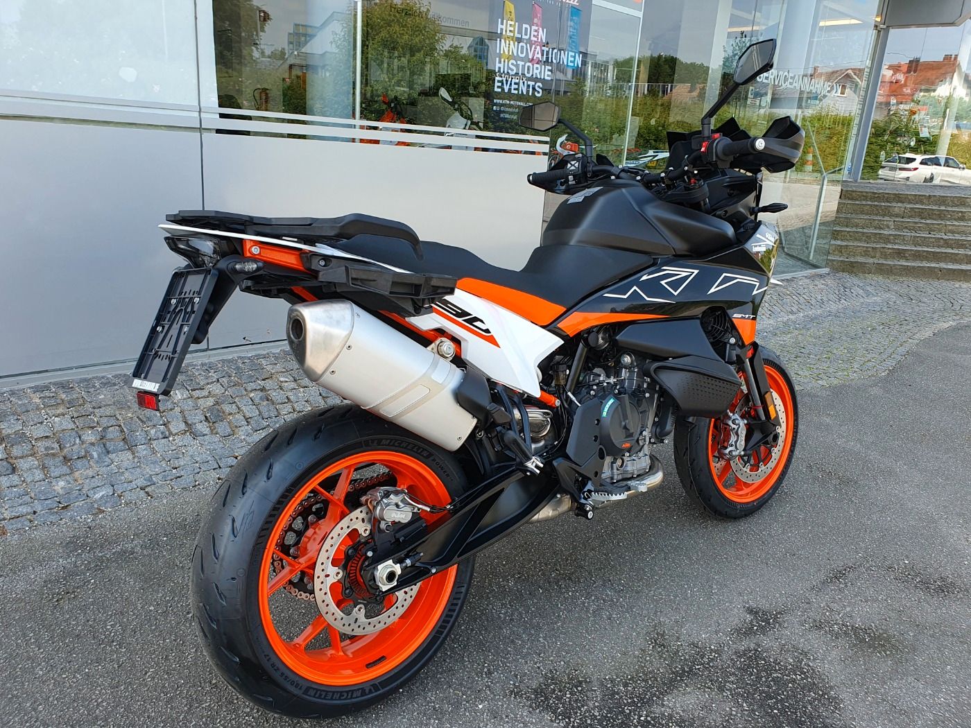 Fahrzeugabbildung KTM 890 SMT Modell 2023