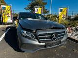 Mercedes-Benz E 220d BRANDSCHADEN*DESIGNO*PANO*BRMST*KAME*BEAM - Mercedes E 220 Unfallwagen