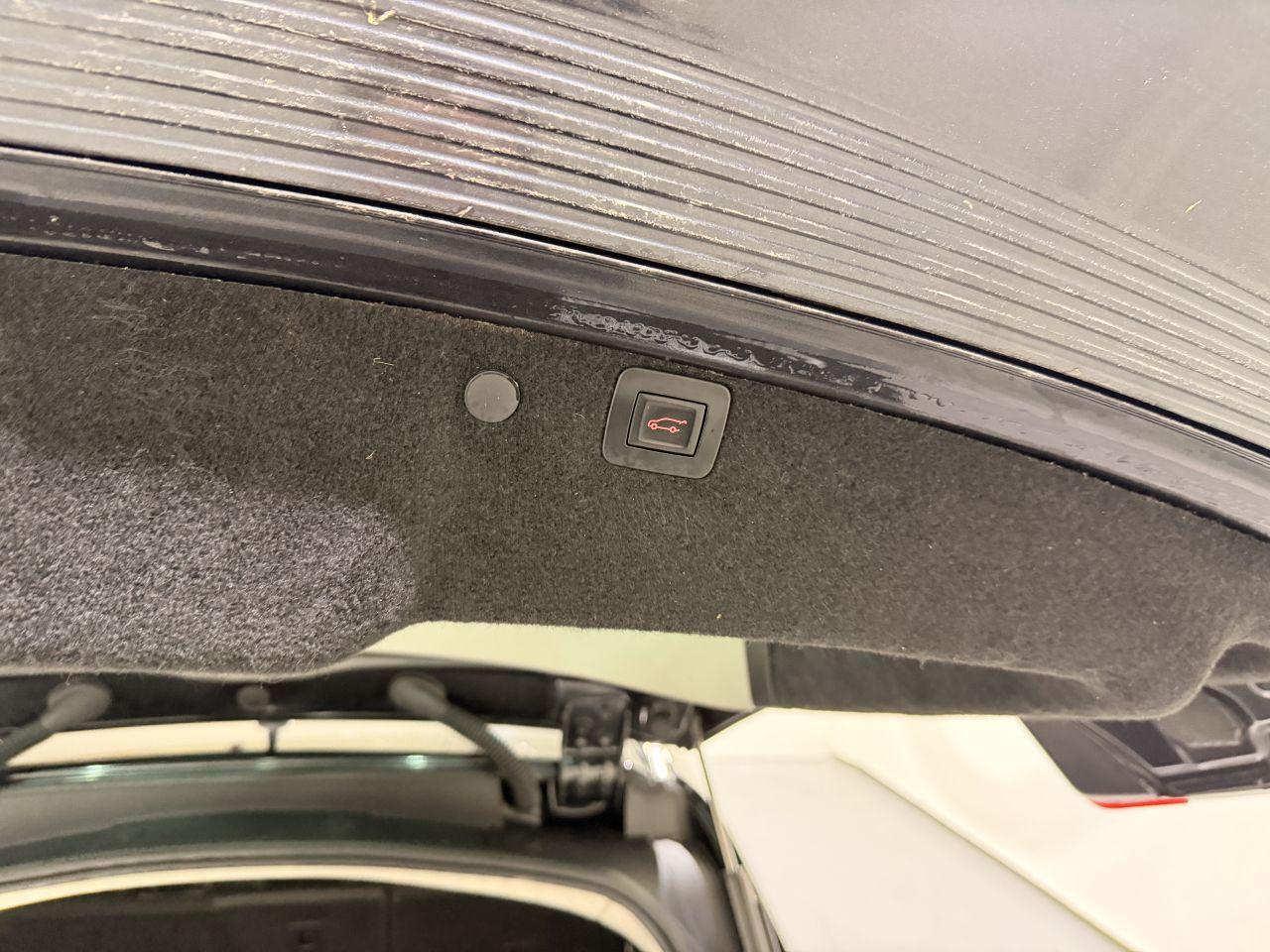 Opel Insignia 2010 — photo 24