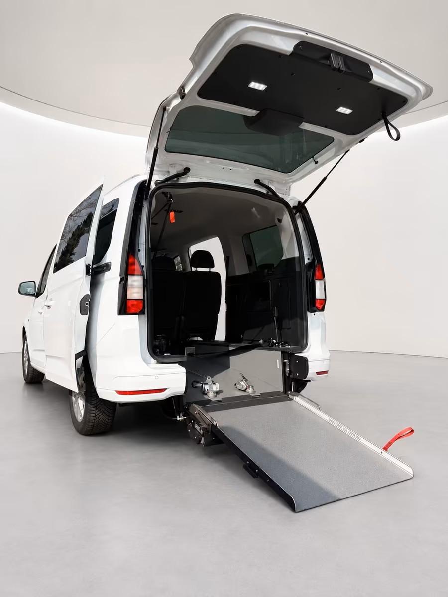 Ford Connect Lang Trend Rollstuhl / Heckausschnitt