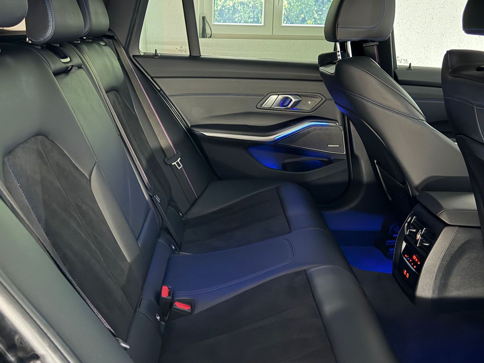 Fahrzeugabbildung BMW M340 i xDrive/PANO/HuD/H&K/VRTL/LASER/DE FZG