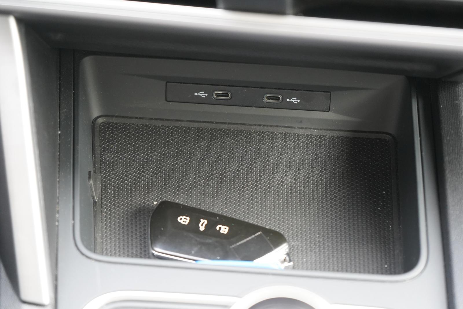 Seat Leon Sportstourer 1.5 FR LED Navi DAB Kamera USB
