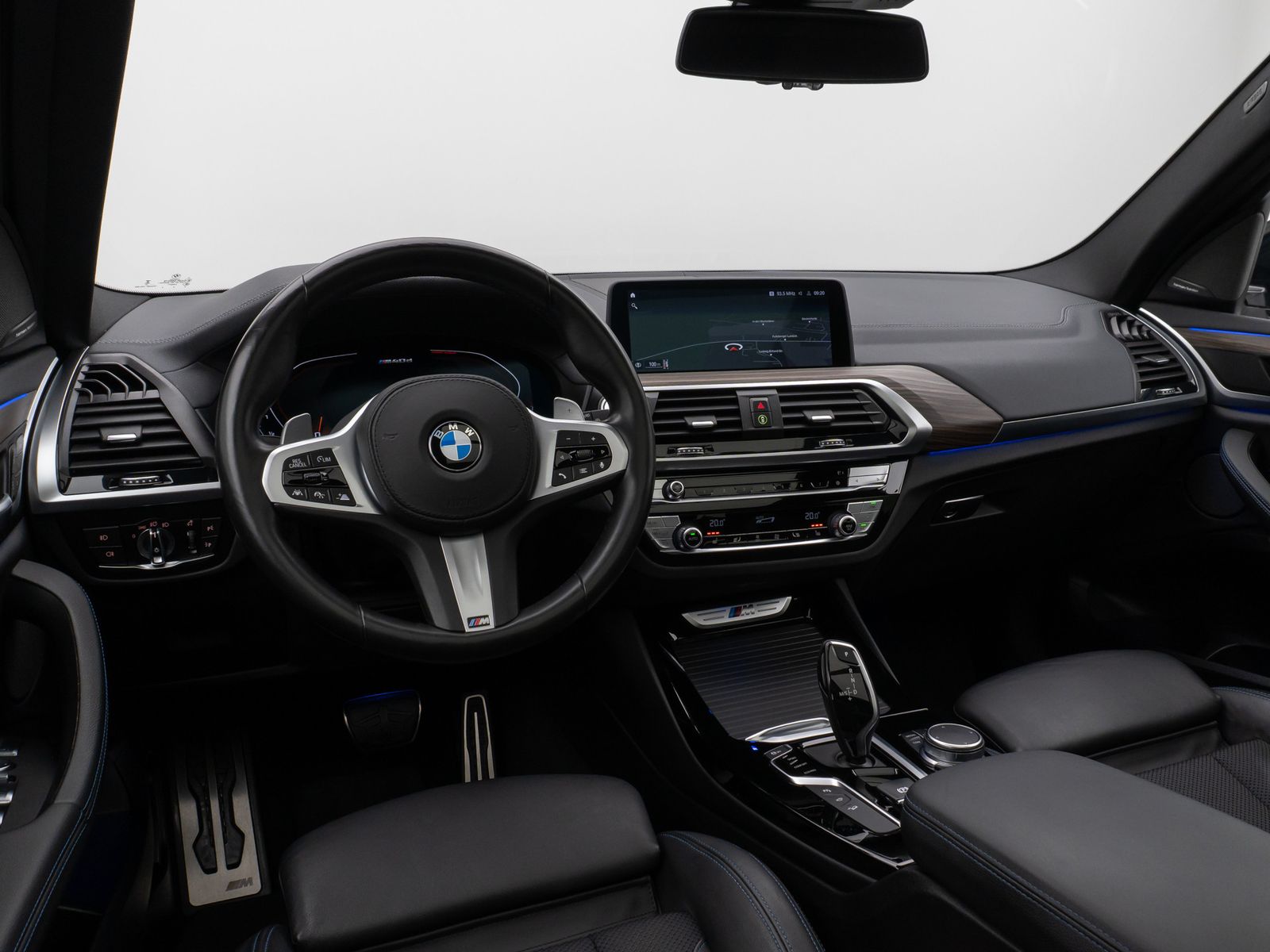 Fahrzeugabbildung BMW X3 M40d Panorama 360° HUD DAB H/K AHK Komfort