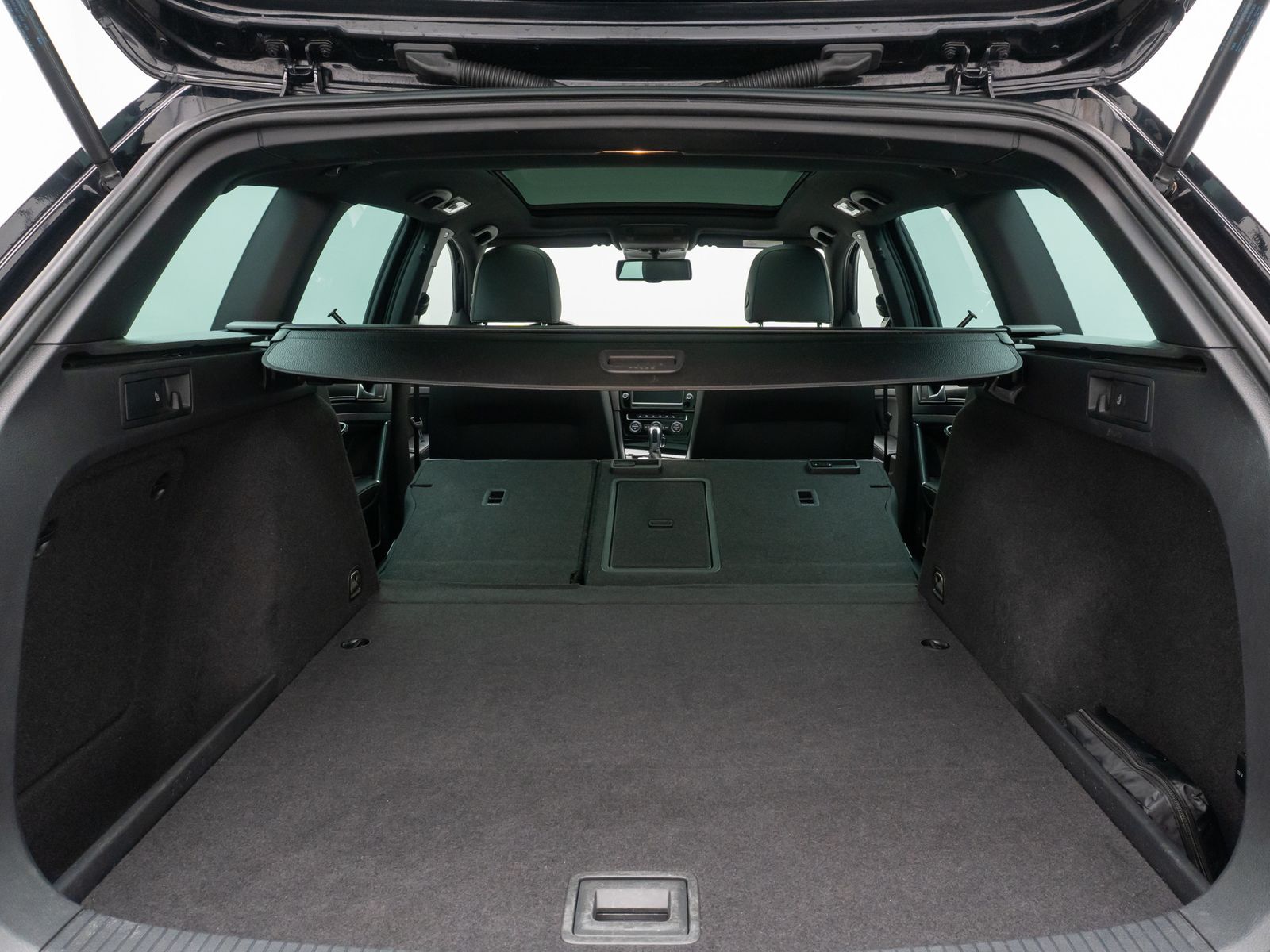 Fahrzeugabbildung Volkswagen Golf R BMT 4Motion Kamera ACC DYNAUDIO Panorama
