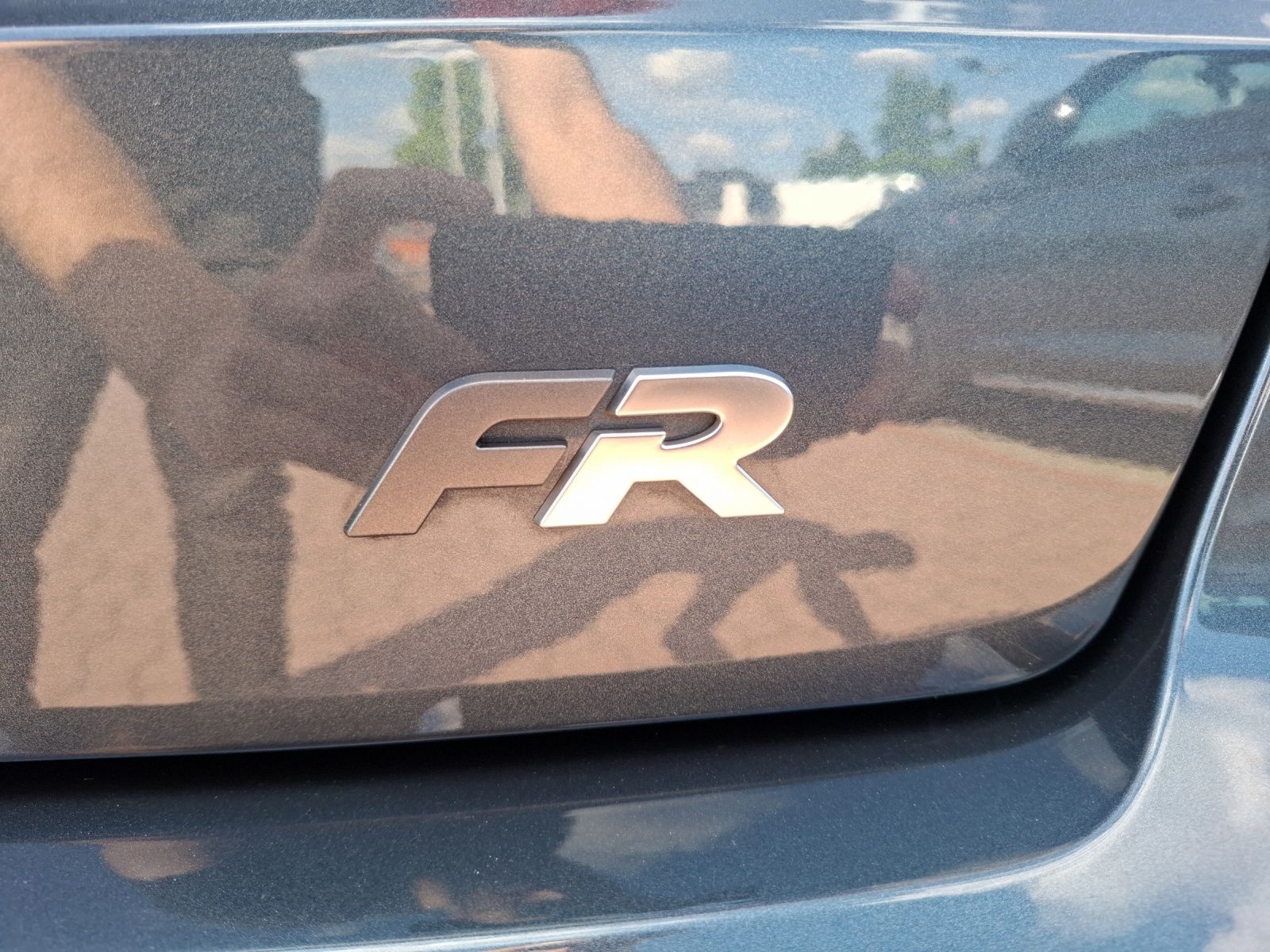Fahrzeugabbildung SEAT Arona TSI FR-Line DSG LED Navi AID ACC RFK SH LM