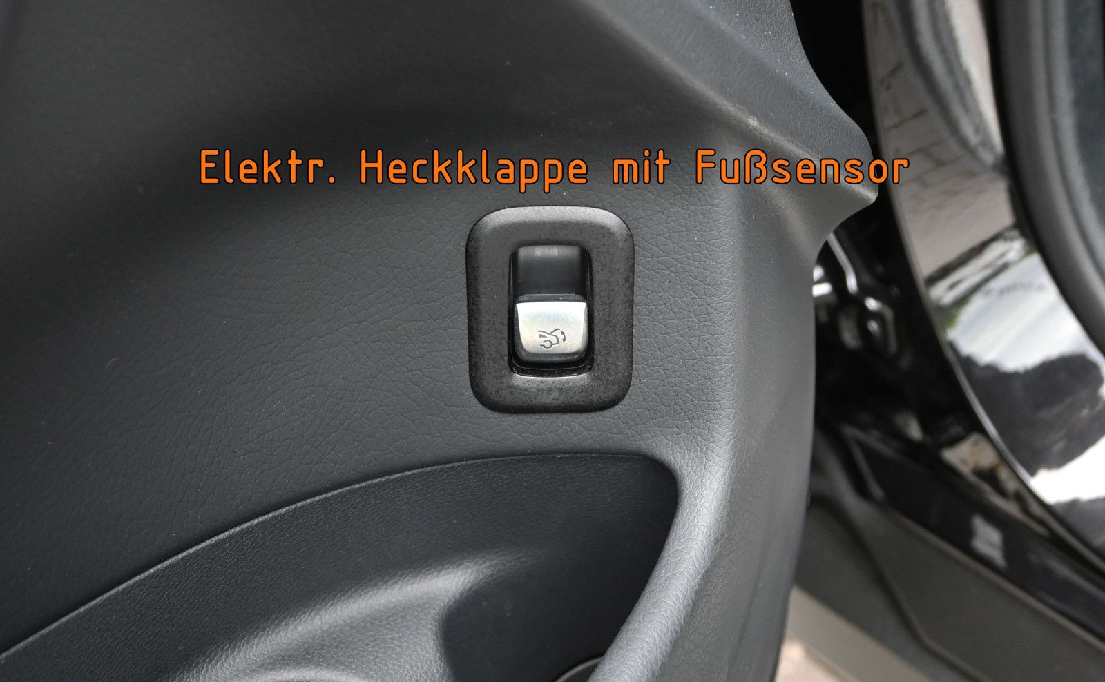 Fahrzeugabbildung Mercedes-Benz GLC 300 d 4M. AMG °ACC°AHK°LEDER°PANO°8FACH°360°