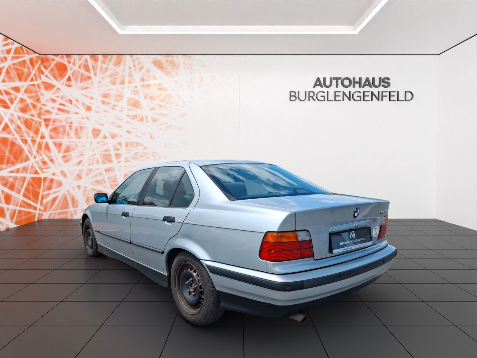 Fahrzeugabbildung BMW 318 ! Schiebedach ! SHZ ! PDC ! TÜV 05/26