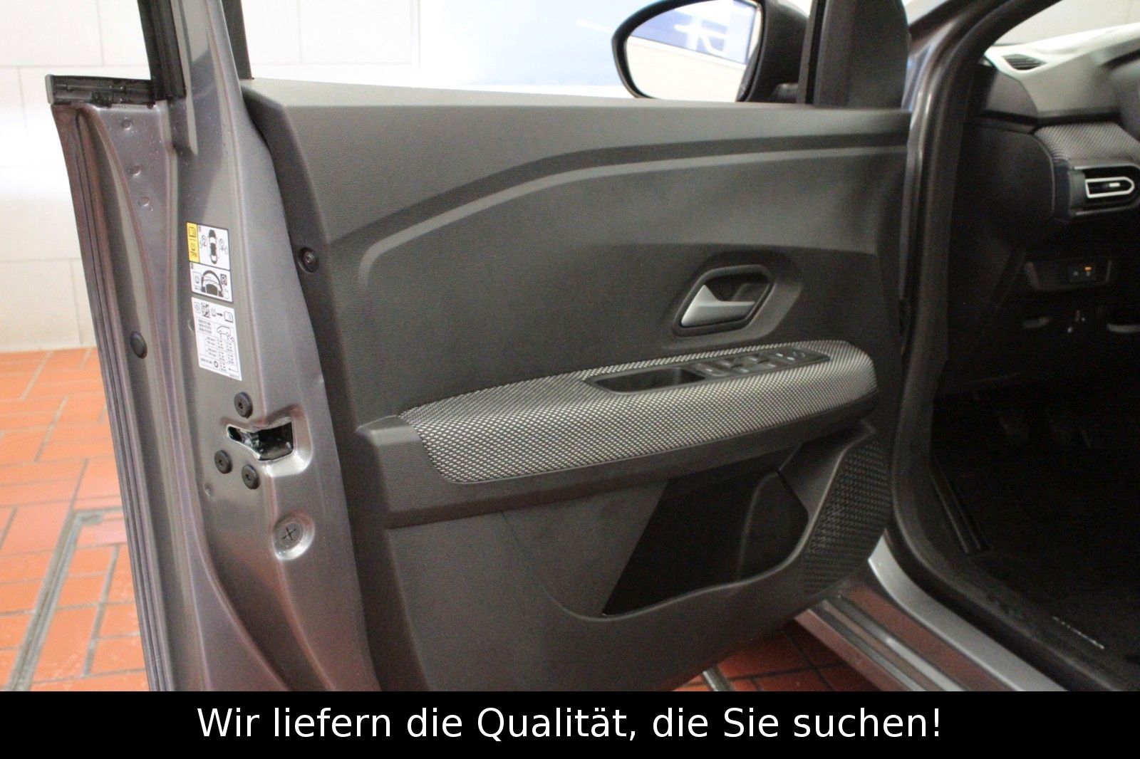 Fahrzeugabbildung Dacia Sandero TCe 100  ECO G Expression*Winterpaket*