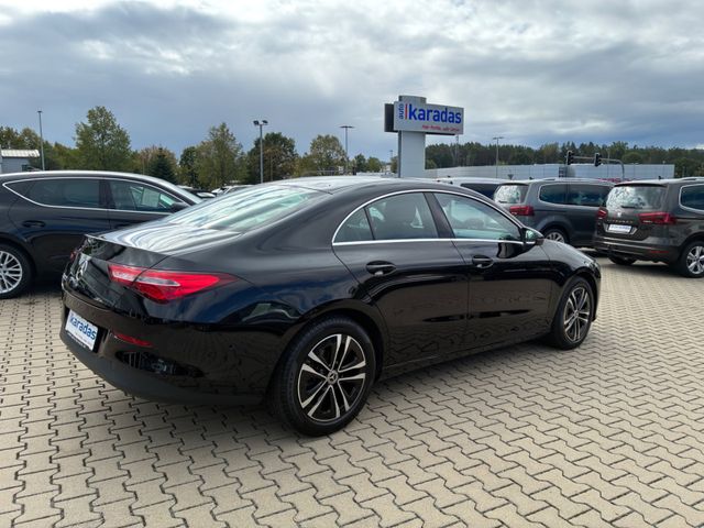 Fahrzeugabbildung Mercedes-Benz CLA 180 Lim >AUT/NAV/LED/Teilleder<