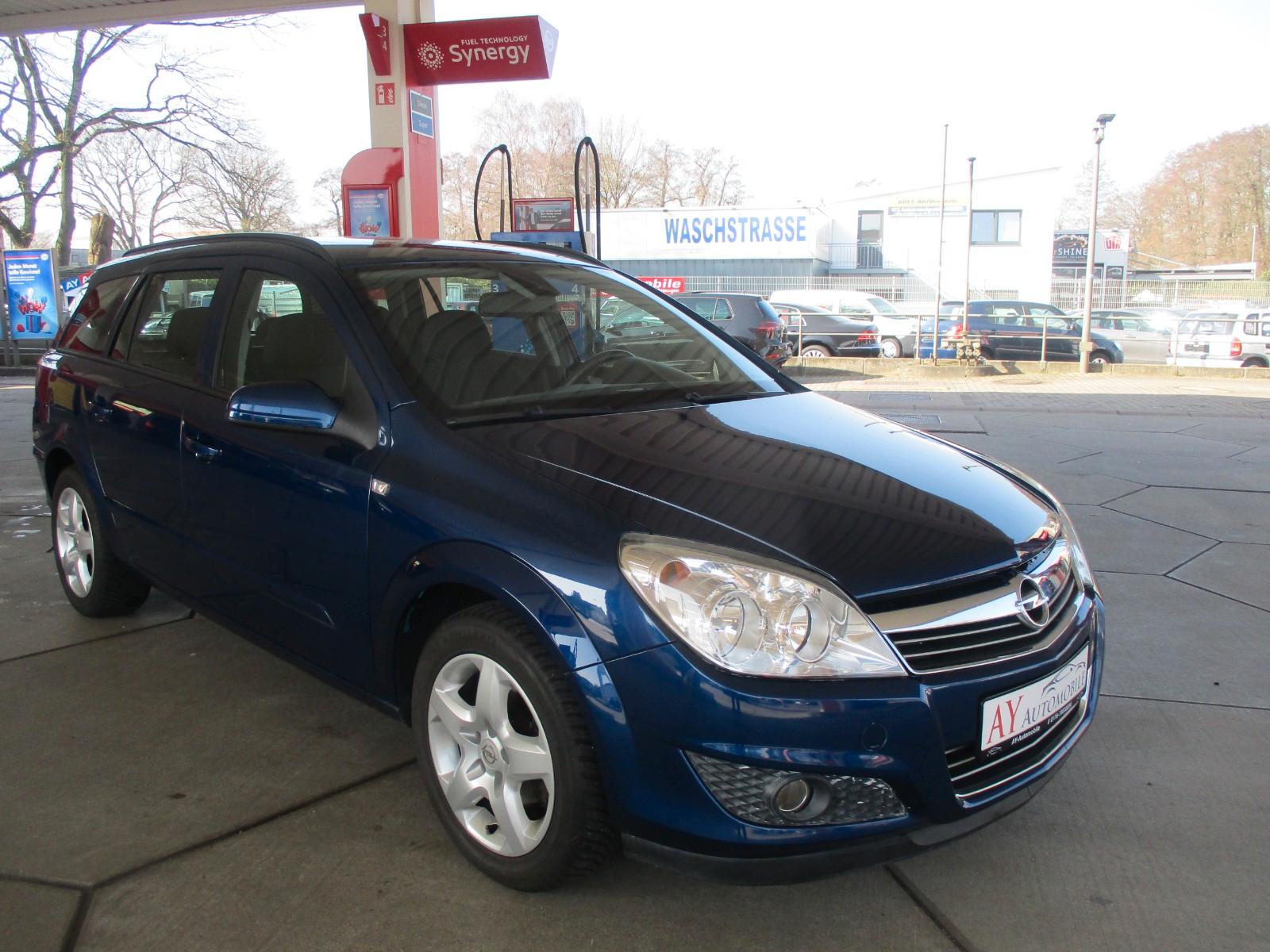 Opel Astra 2007 — rear view