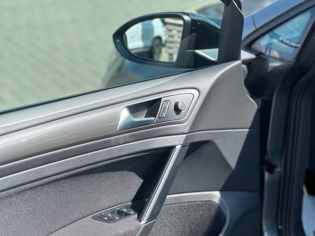 Volkswagen Golf  VII Lim. IQ.DRIVe Comfort-Line