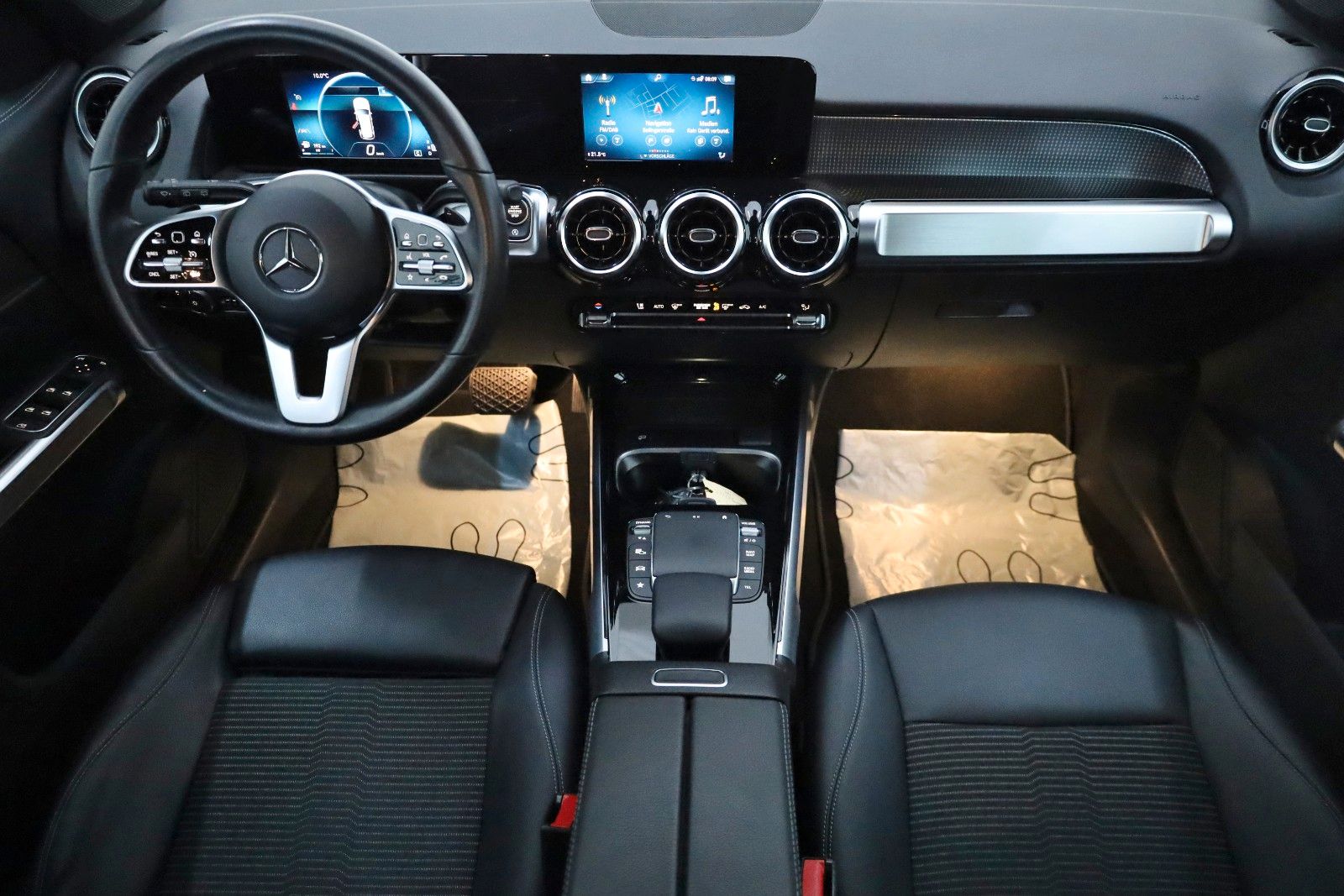 Fahrzeugabbildung Mercedes-Benz GLB 200d Progressive T.Leder,Navi,Kamera,ParkPak