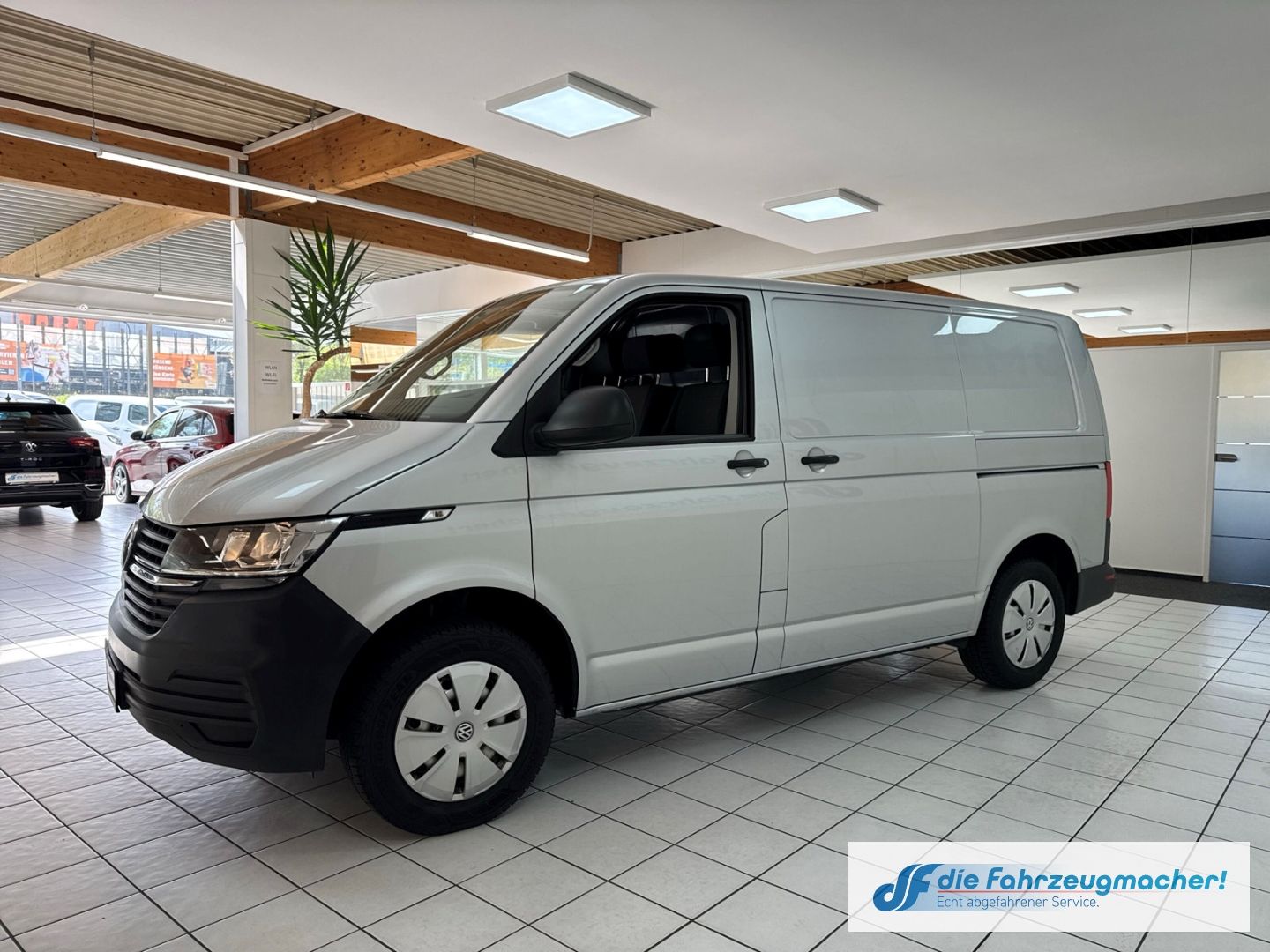 Fahrzeugabbildung Volkswagen Transporter T6.1 Kasten AHK DAB 2x Schiebetür 15