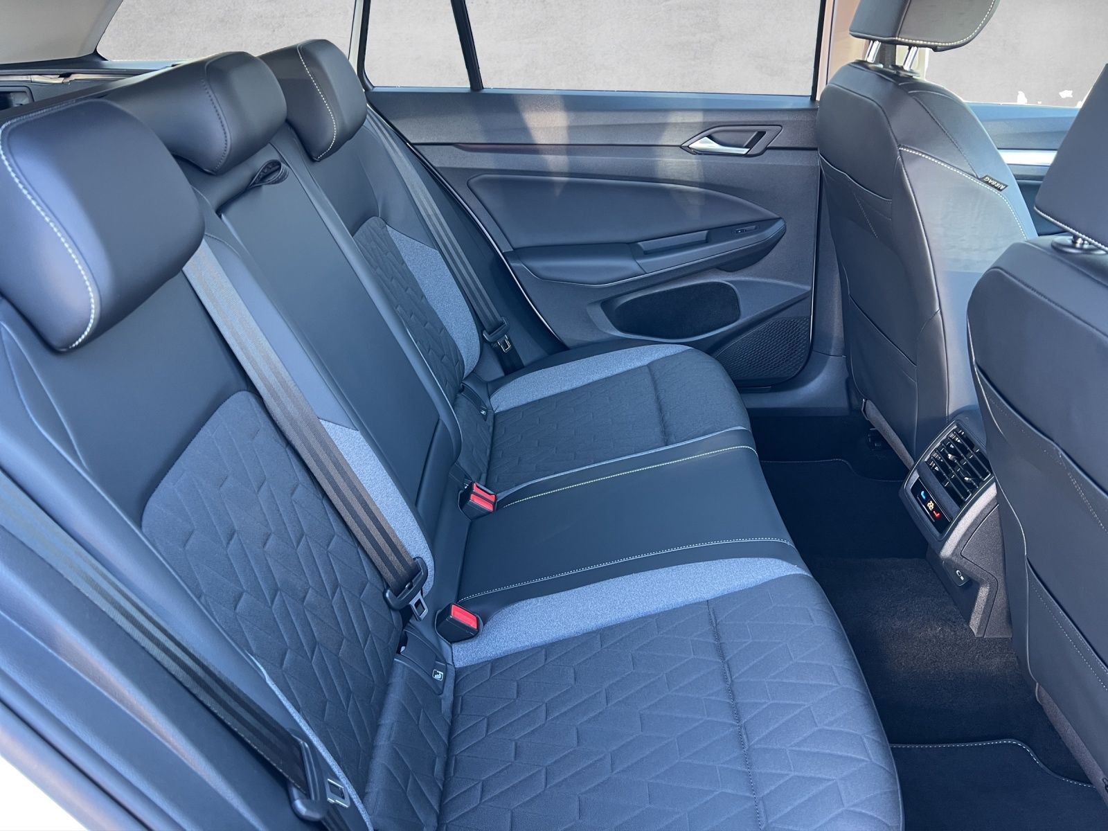 Golf VIII Variant Goal 1.5 eTSI DSG AHK*Navi*Are