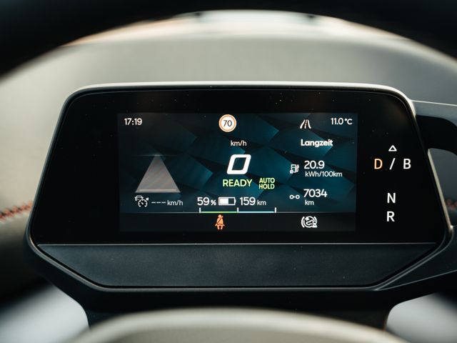 CUPRA Born Basis 150 , Schnellladen CCS, Sitze v. Sitz