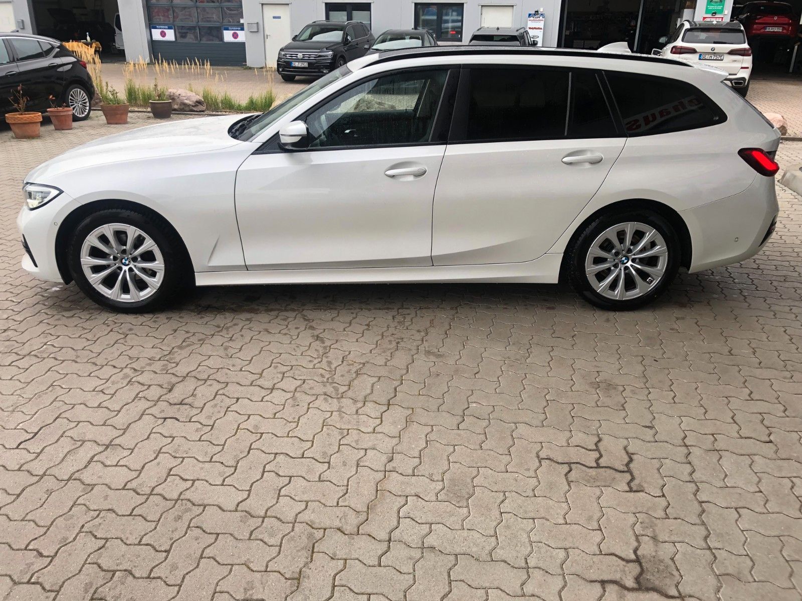 BMW 320 d Tourinf Advantage Panoramadach imagem 3