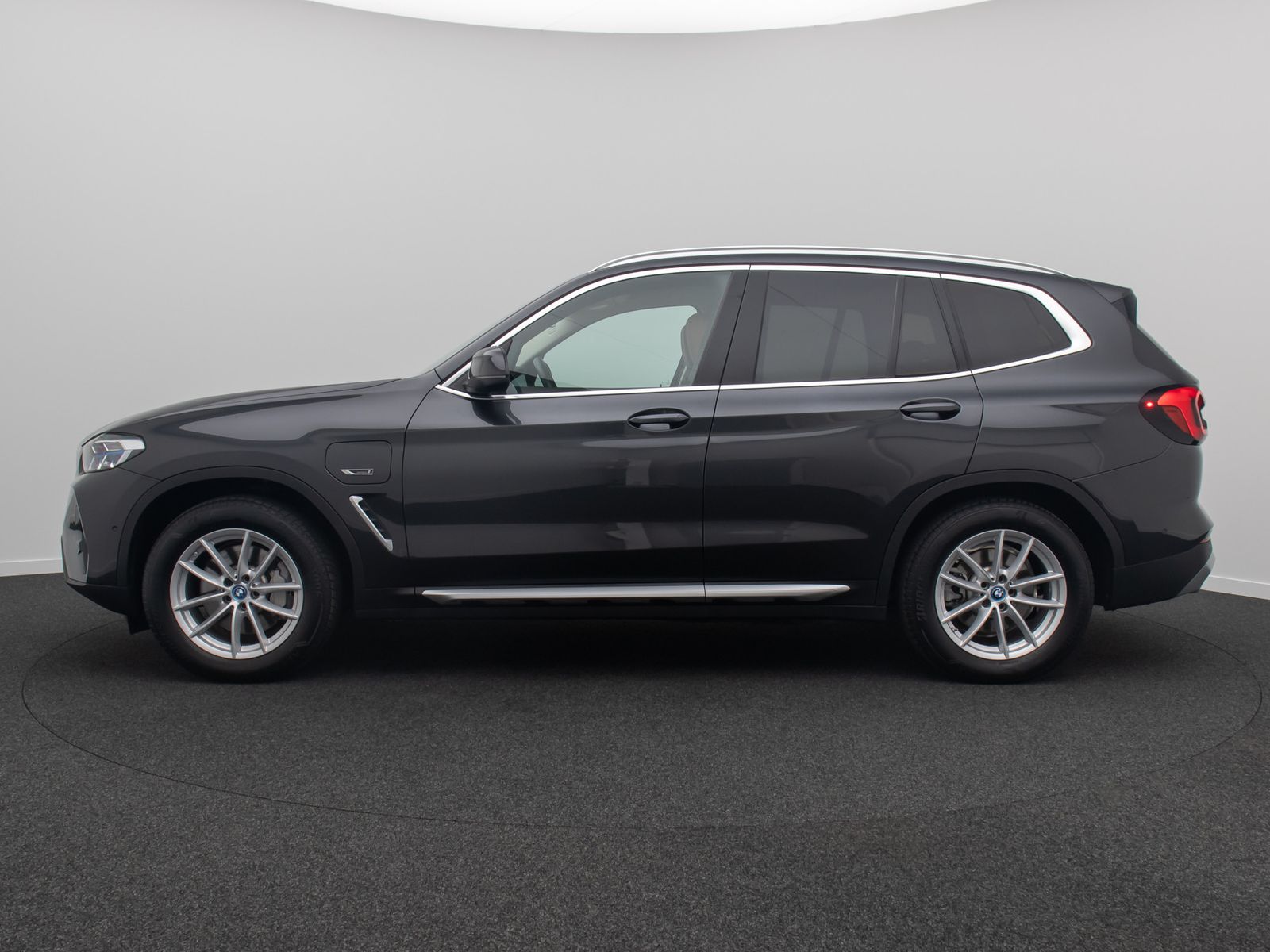 Fahrzeugabbildung BMW X3 xD30e Alarm HUD DAB Laser Kamera Sport Leder