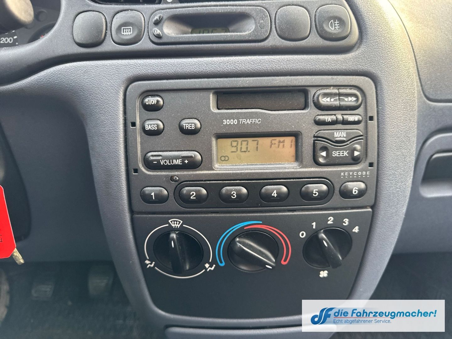 Fahrzeugabbildung Ford Fiesta TÜV 10/26 1.3l *EXPORT  74.000km