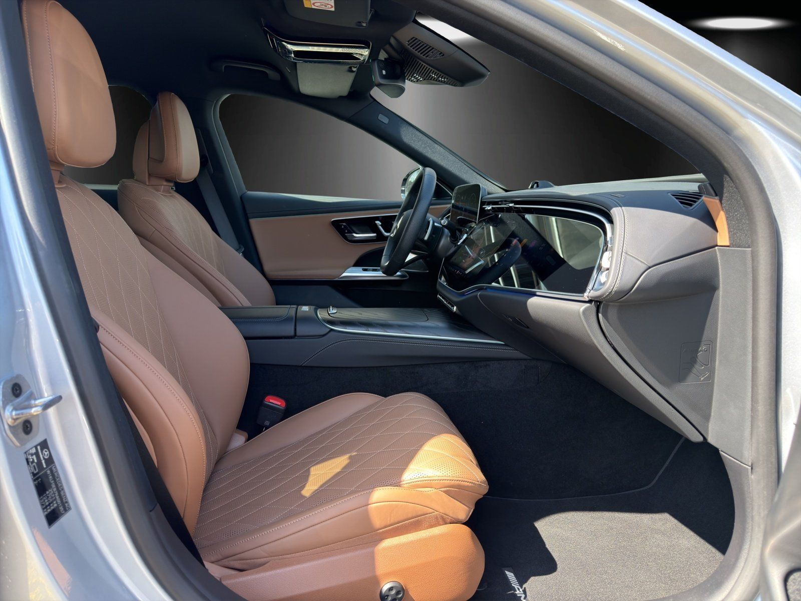 Fahrzeugabbildung Mercedes-Benz E220d AMG Prem HYPER FahrAssi HAL Sitzklim AIRMA