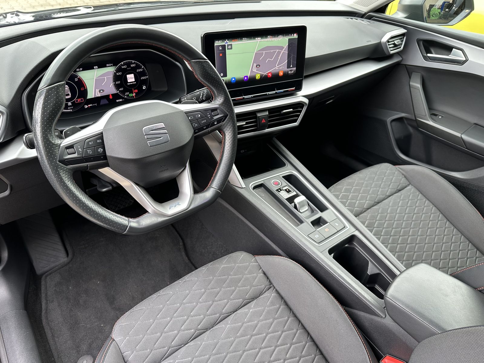 Fahrzeugabbildung SEAT Leon ST 2.0 TDI DSG FR NAV+LED+VCOCK+SHZ+PARKASS