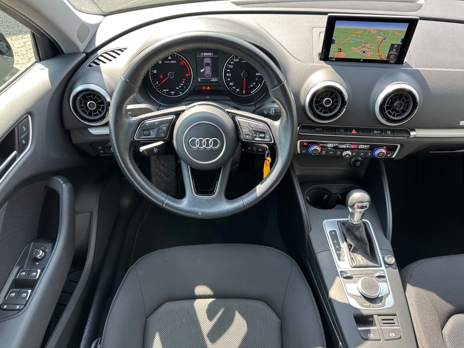 Fahrzeugabbildung Audi A3 2.0 TDI Sportback S line S tronic Navi/BiXeno
