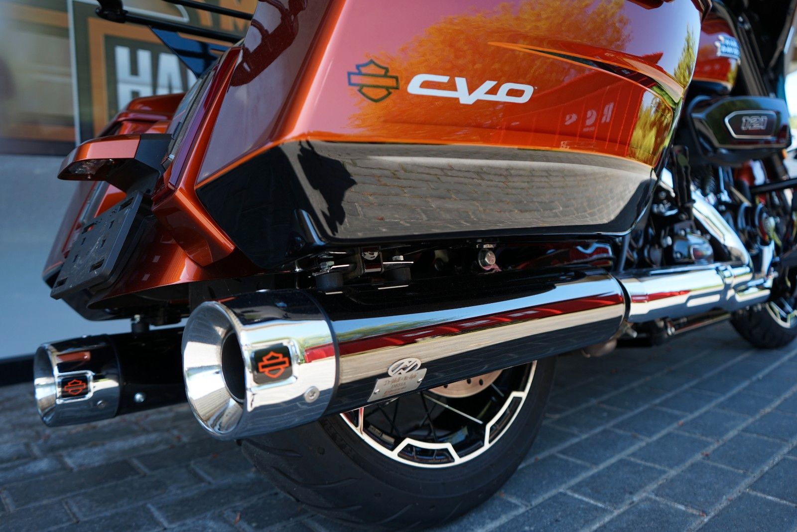 Fahrzeugabbildung Harley-Davidson Street Glide CVO FLHXSE Jekill & Hyde