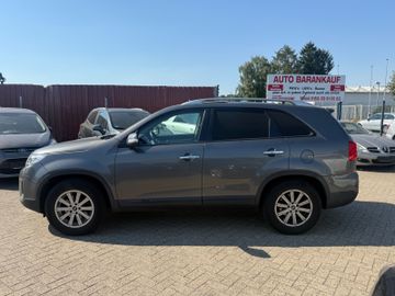 KIA Sorento - 4